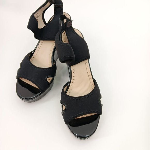 ADRIENNE VITTADINI BLACK PLATFORM SANDALS SIZE 7.5M - Picture 14 of 16